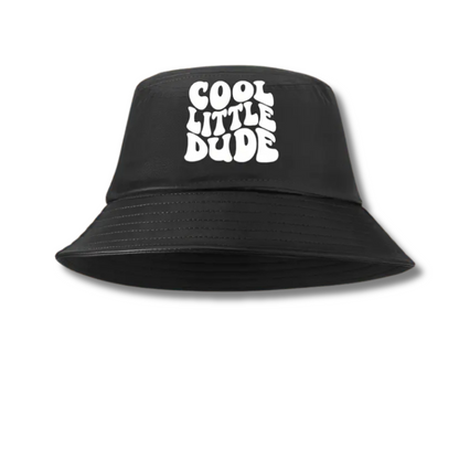 CHAPEAU BUCKET ET SAC À BANDOULIÈRE "COOL LITTLE DUDE" POUR ENFANTS