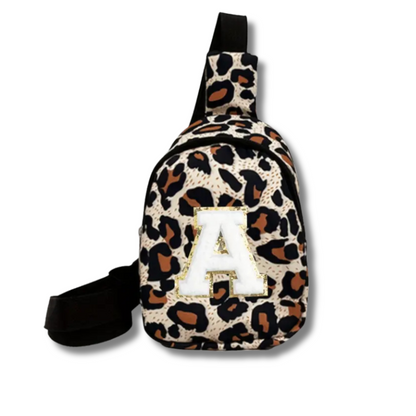 SET BOB À IMPRIMÉ LÉOPARD ET UN SAC POITRINE ORNÉ